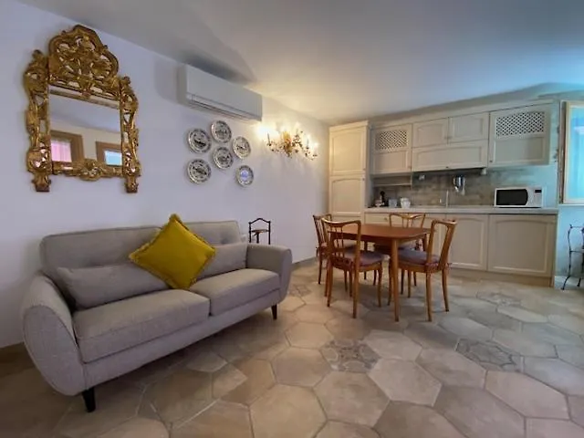 Burano Charming House Apartment