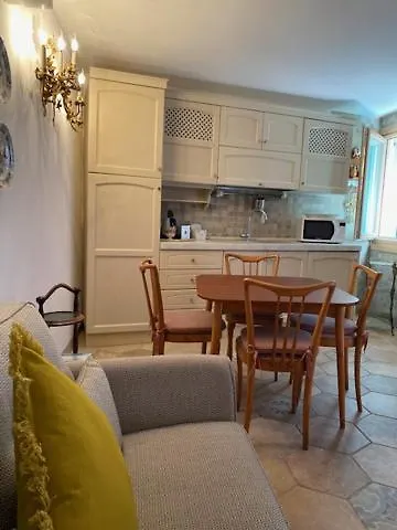 Burano Charming House Apartment